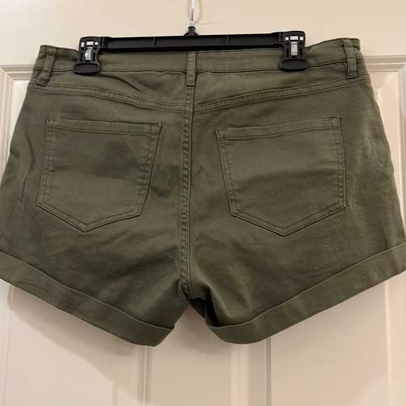 H&M ladies shorts - Picture 4 of 6